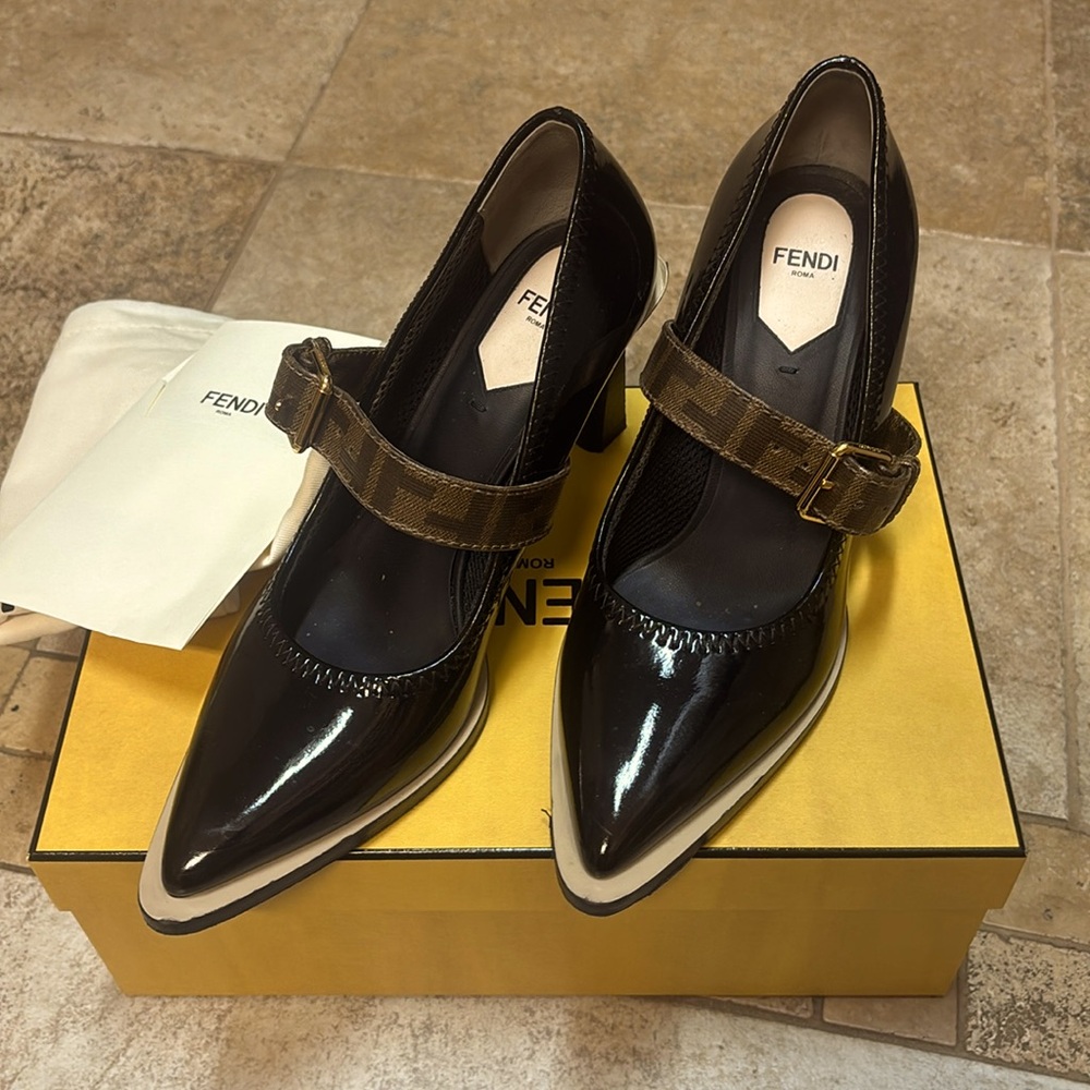 Fendi Patent leather heels